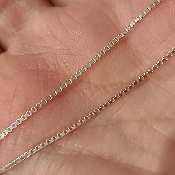 Mother of Pearl butterfly sterling silver necklace - Picture 3 of 4